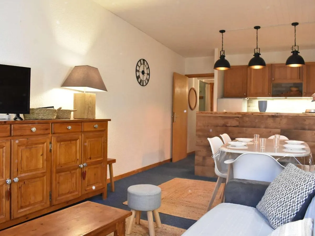 Appartement 2 Pieces, Cabine, Balcon, Pres Des Pistes, 6 Pers - Fr-1-180-95 Meribel 0*,  France